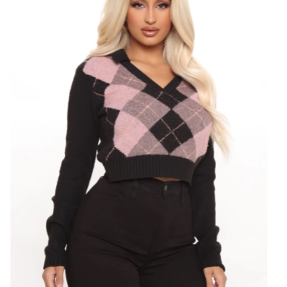 Fashion Nova V-Neck Argyle Sweater - Black and Pink